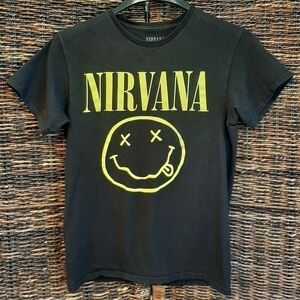 Nirvana Mens Small Graphic Band Short Sleeve Tee Shirt Black Grunge Rock 90s Y2K